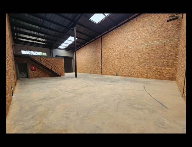 279M² WAREHOUSE TO LET IN ANDERBOLT