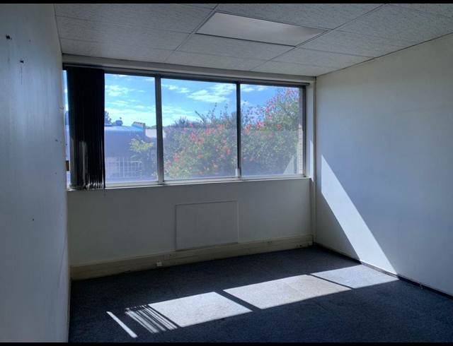 255M² OFFICE TO LET IN STRIJDOMPARK