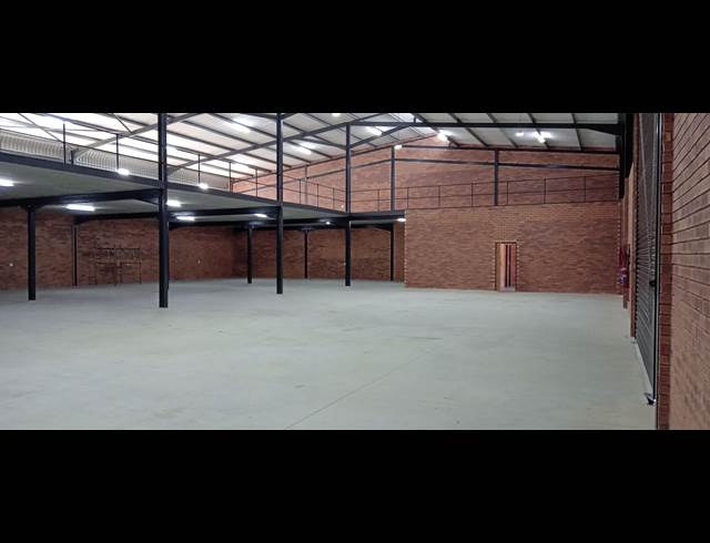 1,162M² WAREHOUSE TO LET IN ORMONDE