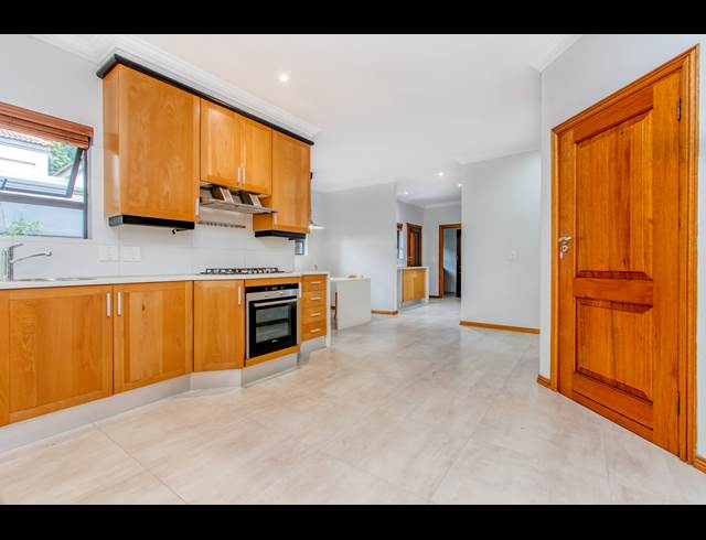 4 BEDROOM HOUSE TO LET IN DAINFERN GOLF ESTATE