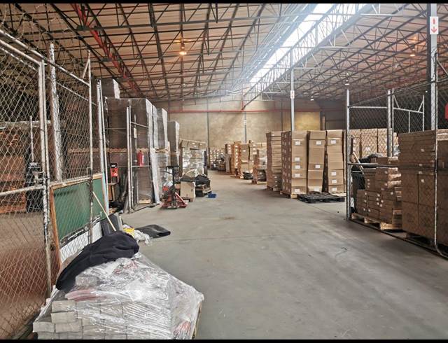 3,616M² WAREHOUSE TO LET IN MEADOWDALE