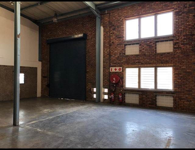 272M² WAREHOUSE TO LET IN STRIJDOMPARK