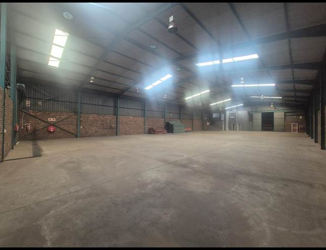 1,846M² WAREHOUSE TO LET IN POMONA