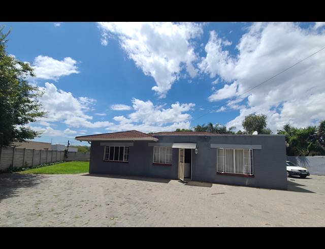 3 BEDROOM FREESTANDING TO LET IN SANDRINGHAM