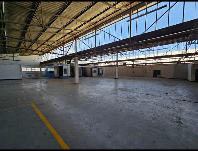 1,800M² WAREHOUSE TO LET IN STEELEDALE