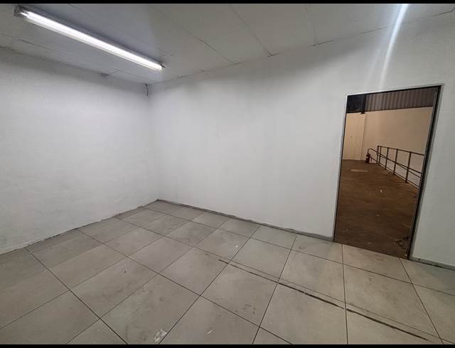 351M² WAREHOUSE TO LET IN RIVERHORSE VALLEY