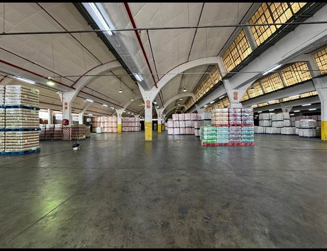 7,000M² WORKSHOP TO LET IN INDUSTRIA WEST