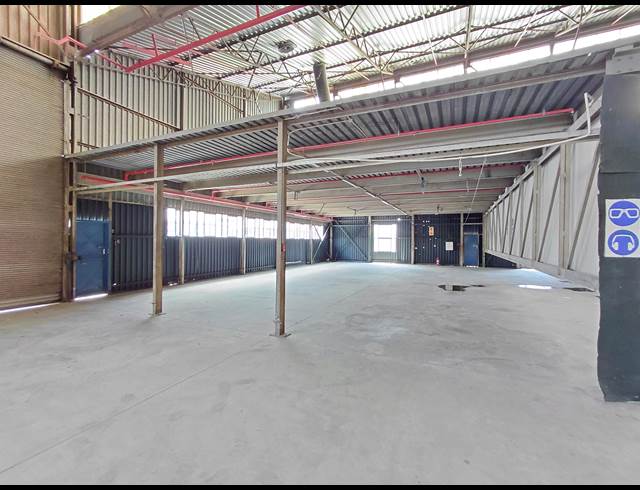 2,899M² WAREHOUSE TO LET IN CLAYVILLE