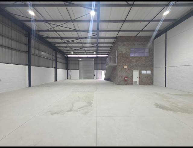 620M² WAREHOUSE TO LET IN FIRGROVE INDUSTRIAL ESTATE