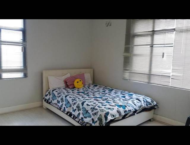 2 BEDROOM PROPERTY TO RENT IN RONDEBOSCH