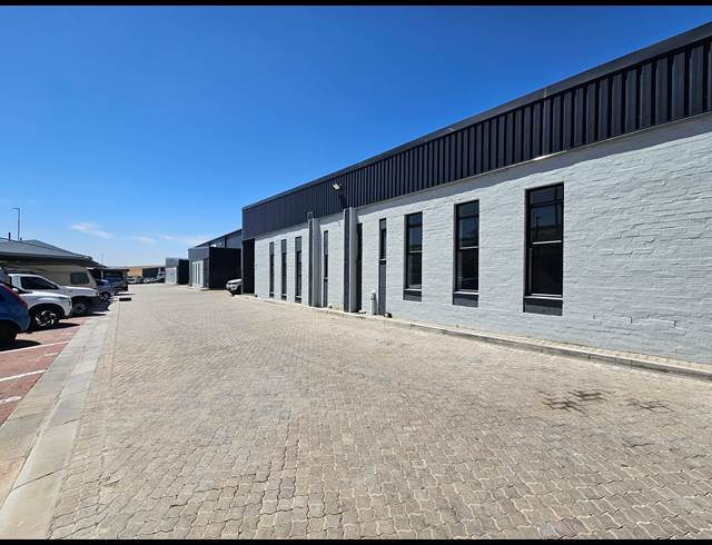 590M² WAREHOUSE TO LET IN ATLANTIC HILLS