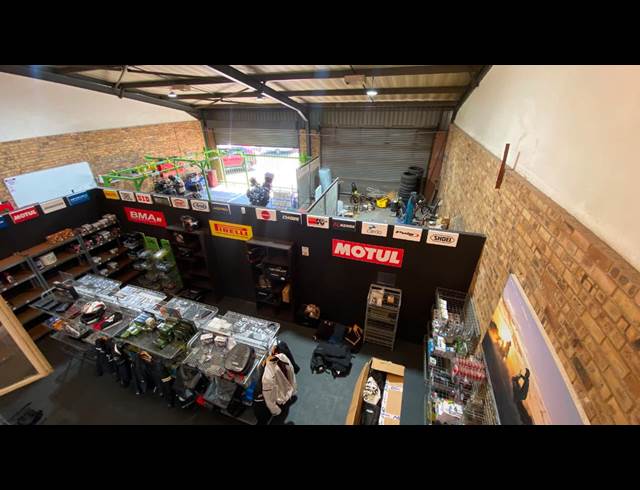 267M² WAREHOUSE TO LET IN HENNOPSPARK INDUSTRIAL