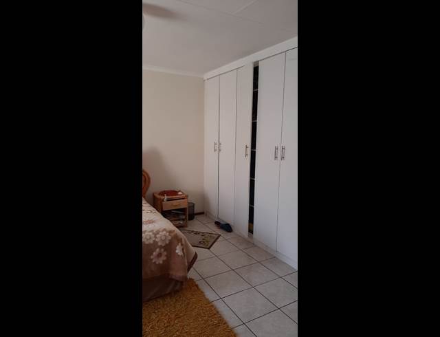 3 bed property to rent in DEWALD HATTINGH PARK