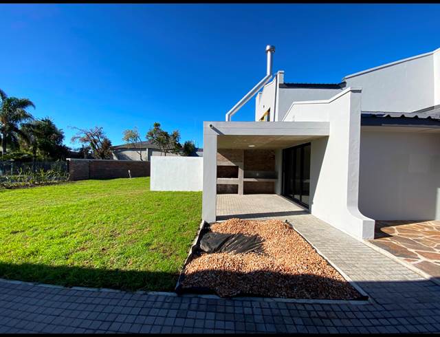 4 BEDROOM HOUSE TO LET IN GEORGE SOUTH