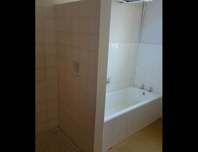 2 bed property to rent in WORCESTER CENTRAL