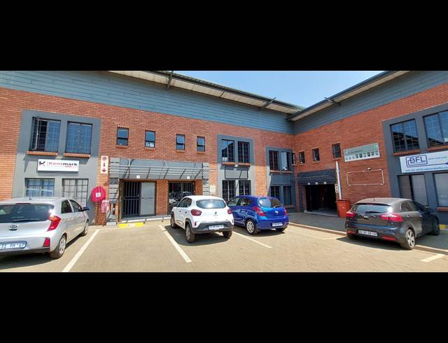 193M² WAREHOUSE TO LET IN HENNOPSPARK