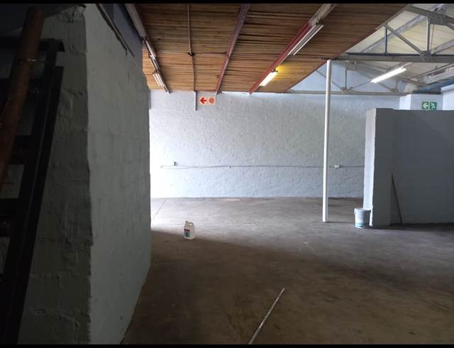 172M² WAREHOUSE TO LET IN JACOBS