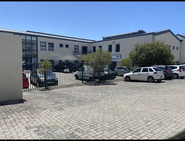 183M² BUSINESS TO LET IN WESTLAKE