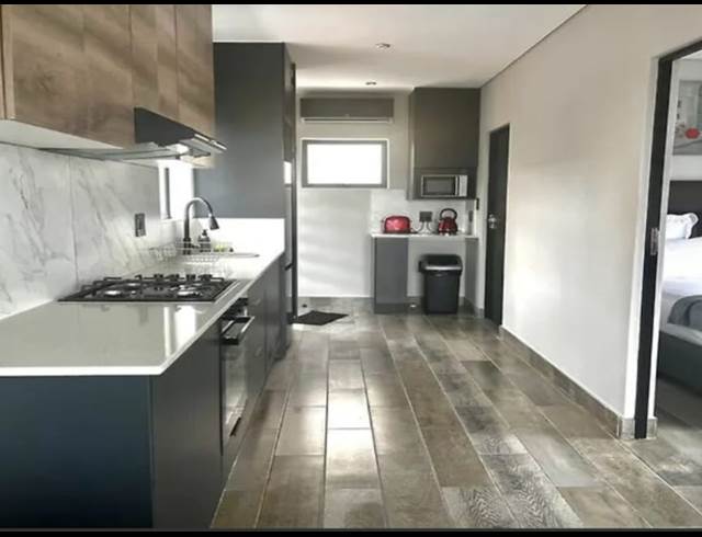 1 BEDROOM FLAT TO LET IN ESSENWOOD