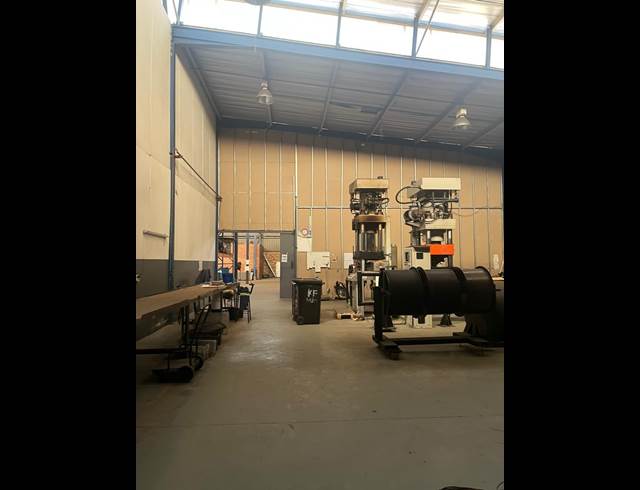 3,168M² WAREHOUSE TO LET IN SELBY