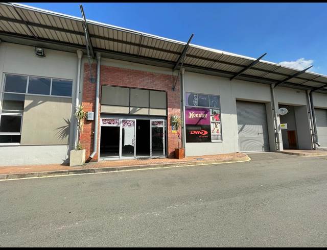 679M² WAREHOUSE TO LET IN LASER PARK