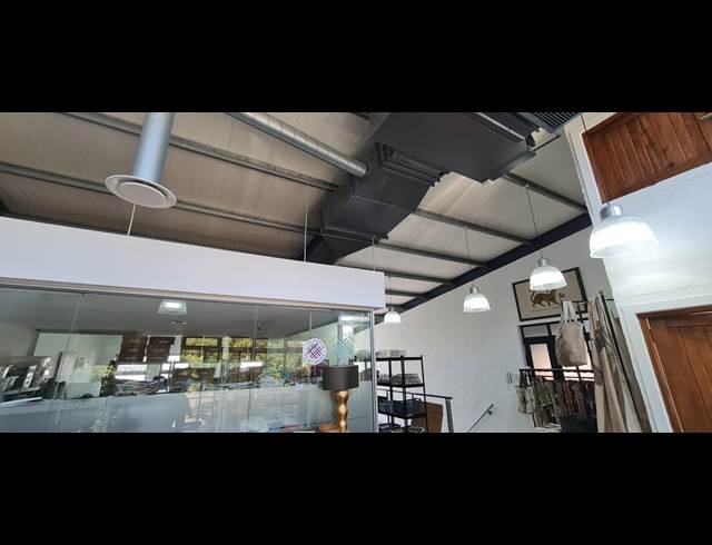 226M² WAREHOUSE TO LET IN WESTLAKE