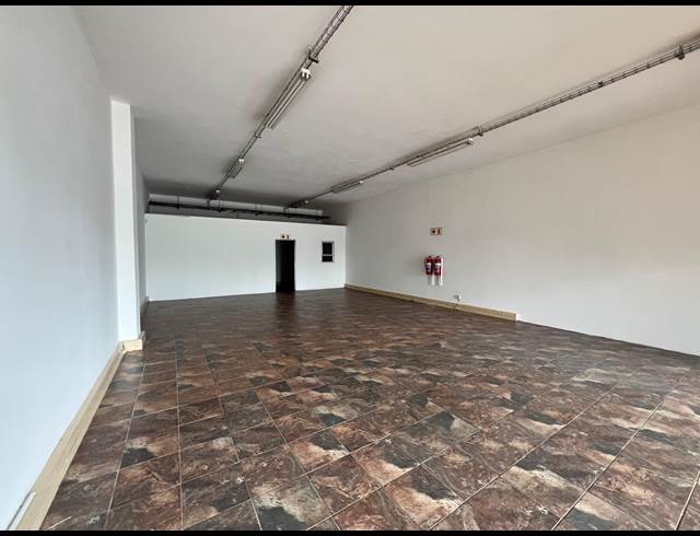 112M² RETAIL TO LET IN LASER PARK