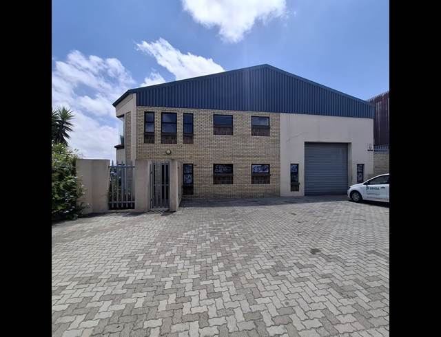 333M² WAREHOUSE TO LET IN EVERITE INDUSTRIA