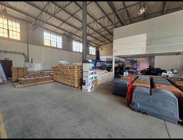 419M² WAREHOUSE TO LET IN MONTANA PARK
