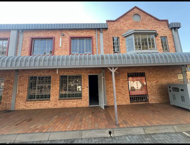 306M² WAREHOUSE TO LET IN HENNOPSPARK INDUSTRIAL