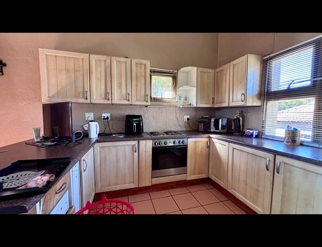 3 BEDROOM APARTMENT TO LET IN WEST ACRES