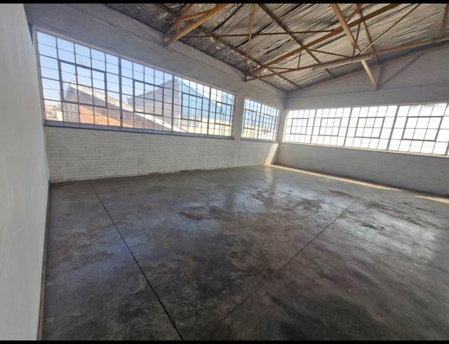 900M² WAREHOUSE TO LET IN BENROSE