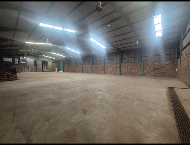 1,846M² WAREHOUSE TO LET IN POMONA