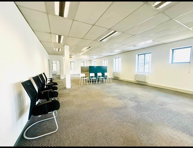 359.73M² OFFICE TO LET IN WOODMEAD