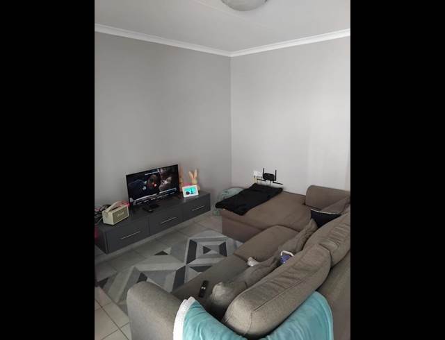 2 BEDROOM PROPERTY TO RENT IN DIE BULT