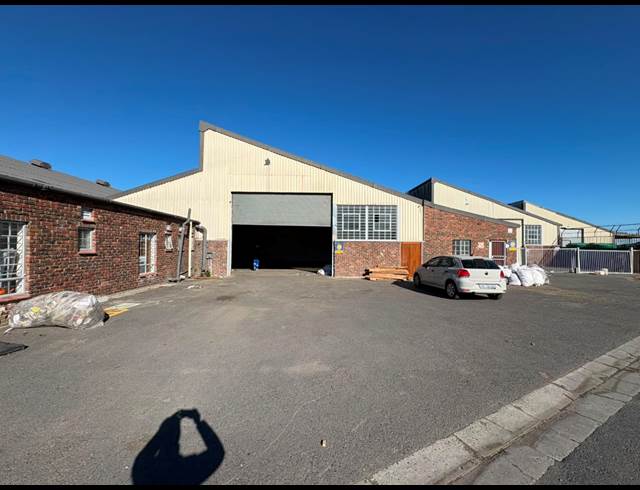 306M² WAREHOUSE TO LET IN BROADLANDS PARK