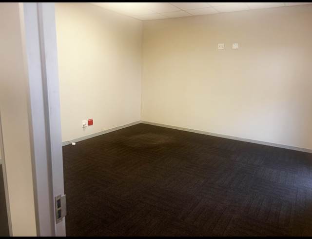 259M² BUILDING TO LET IN FOURWAYS
