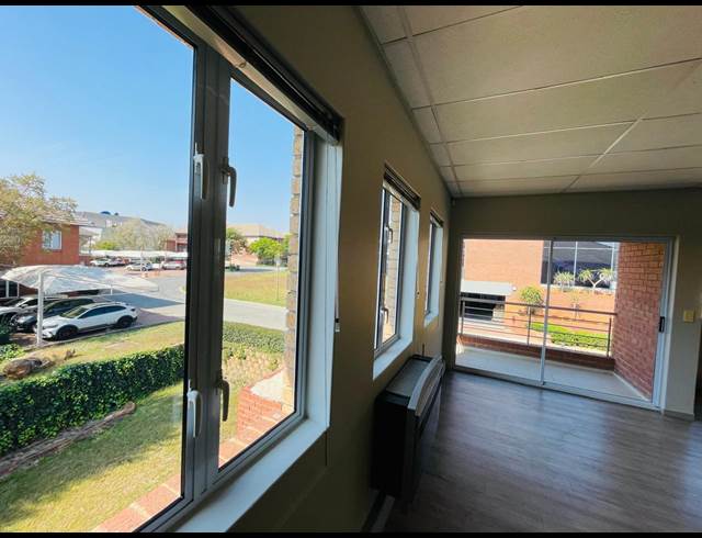 365M² OFFICE TO LET IN FOURWAYS