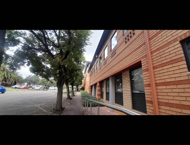 469.60M² BUSINESS CENTRE TO LET IN BEDFORDVIEW