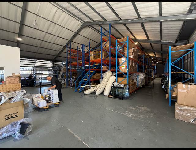 1,522M² WAREHOUSE TO LET IN BEACONVALE