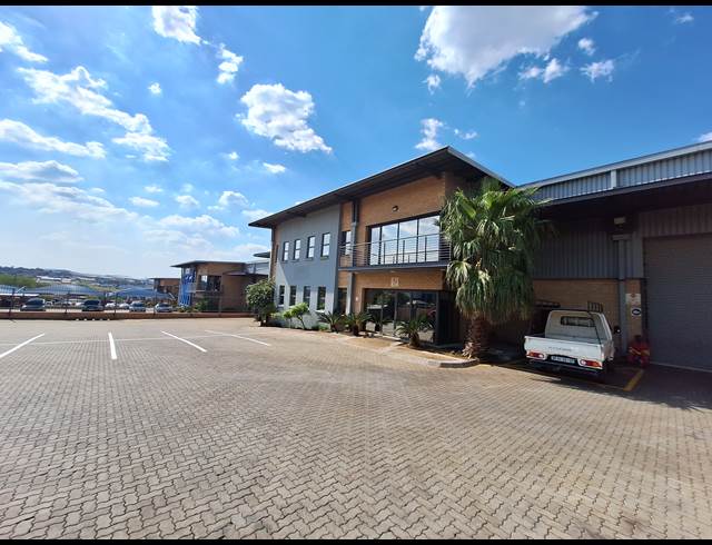 2,350M² WAREHOUSE TO LET IN NORTH RIDING
