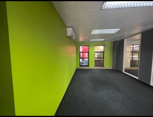 263M² OFFICE TO LET IN HURLINGHAM