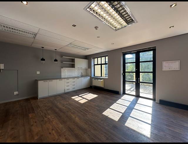 473M² OFFICE TO LET IN SANDTON CENTRAL