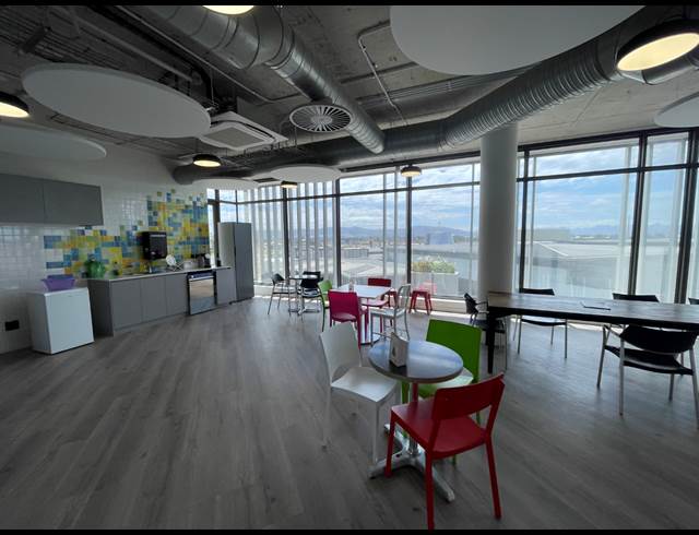 1,135M² OFFICE TO LET IN CENTURY CITY