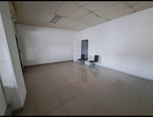 130M² OFFICE TO LET IN GREYVILLE