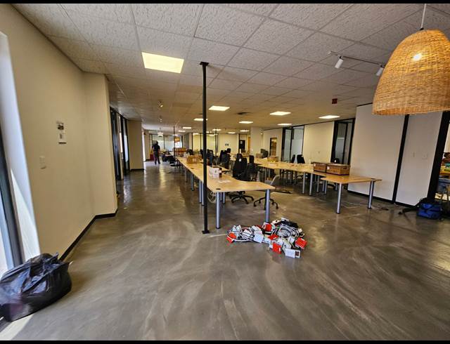 877M² OFFICE TO LET IN CENTURY CITY
