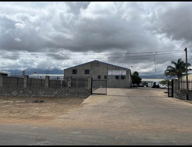 300M² WAREHOUSE TO LET IN DAL JOSAFAT