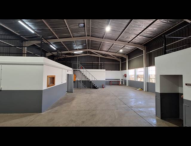 284M² WAREHOUSE TO LET IN STORMILL