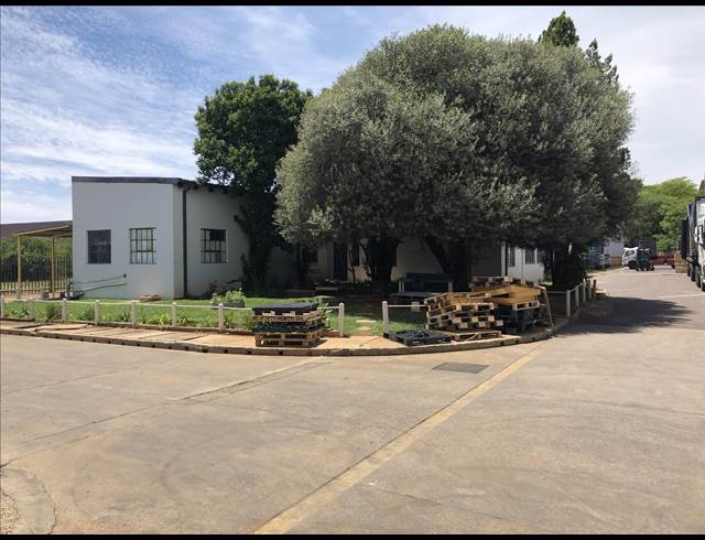 97M² MINI FACTORY TO LET IN WALTLOO