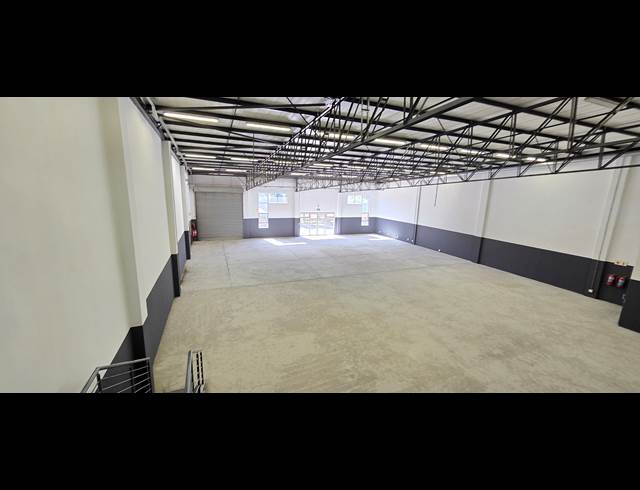679M² WAREHOUSE TO LET IN LASER PARK